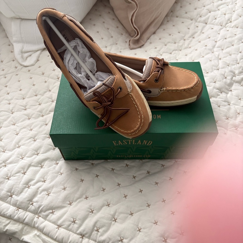 Sperry Shoes size 7.5 nwt never worn still in the box Eastland